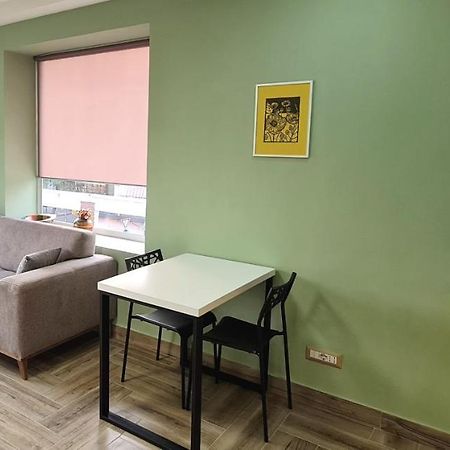 2V1 - Sheshi Willson Apartment Тирана Екстериор снимка