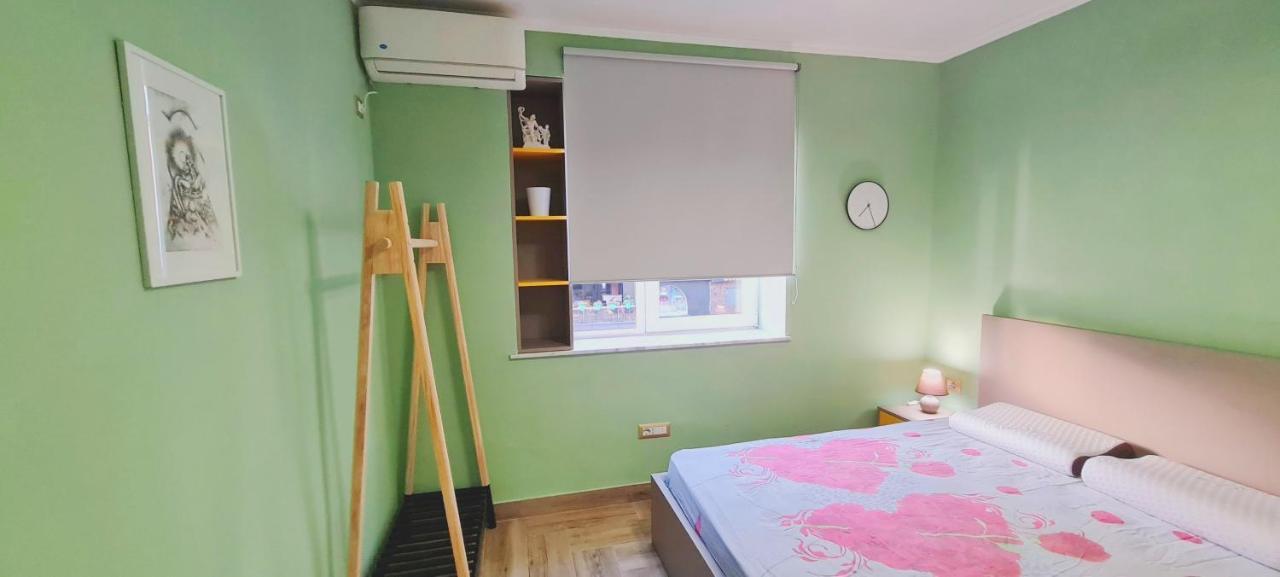 2V1 - Sheshi Willson Apartment Тирана Екстериор снимка