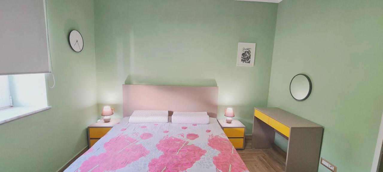 2V1 - Sheshi Willson Apartment Тирана Екстериор снимка